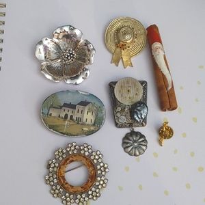 Brooch / Pin assortment 80s 90s